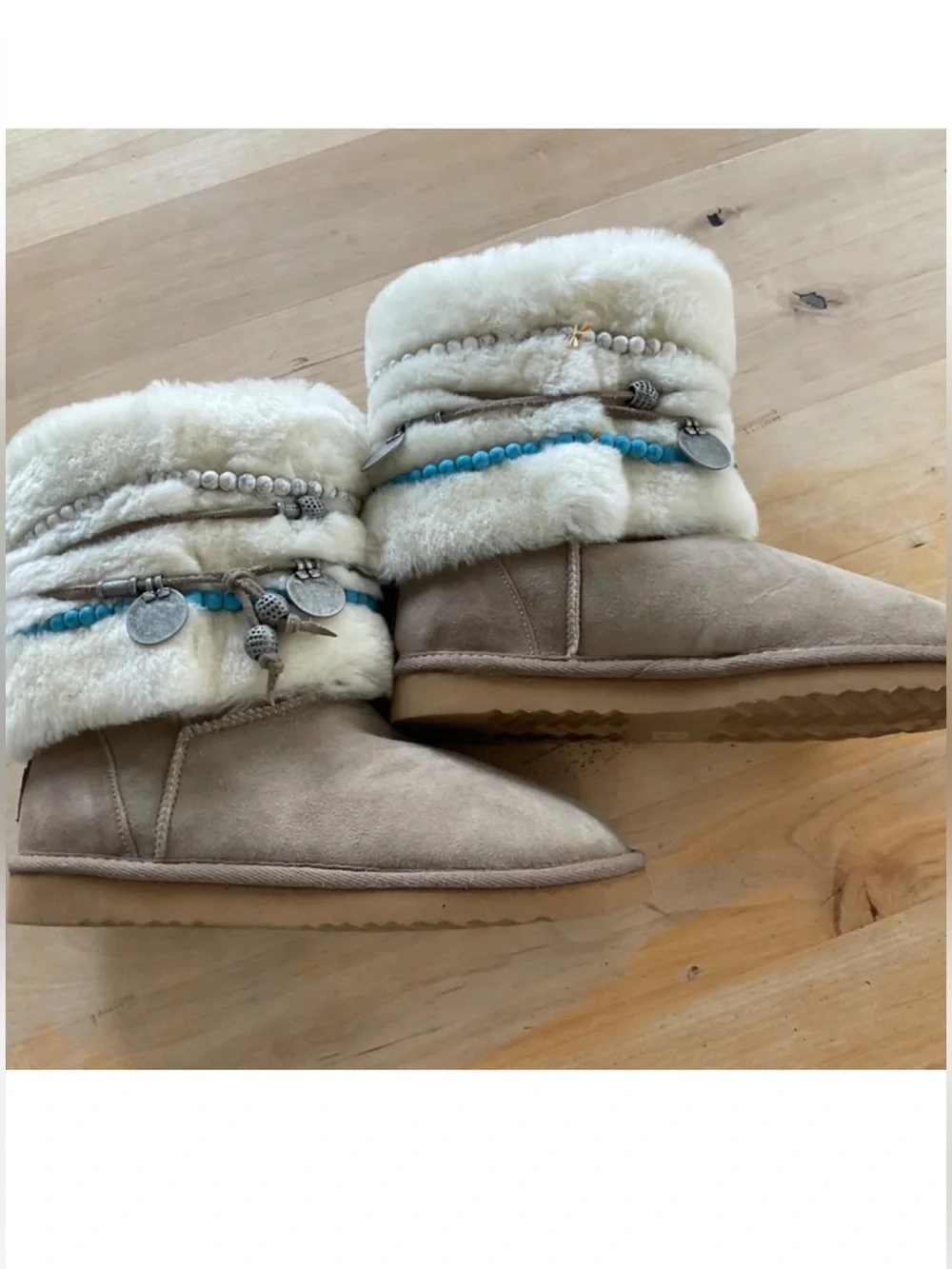NEW RARE TYLIE MALIBU GYPSY TURQUOISE BEAD EMBELLISHED SHEARLING BOOT | 10
